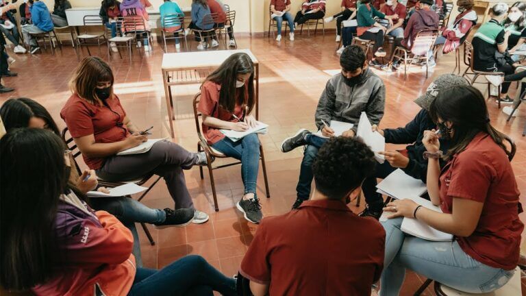 Jovenes construyendo el futuro servicio social