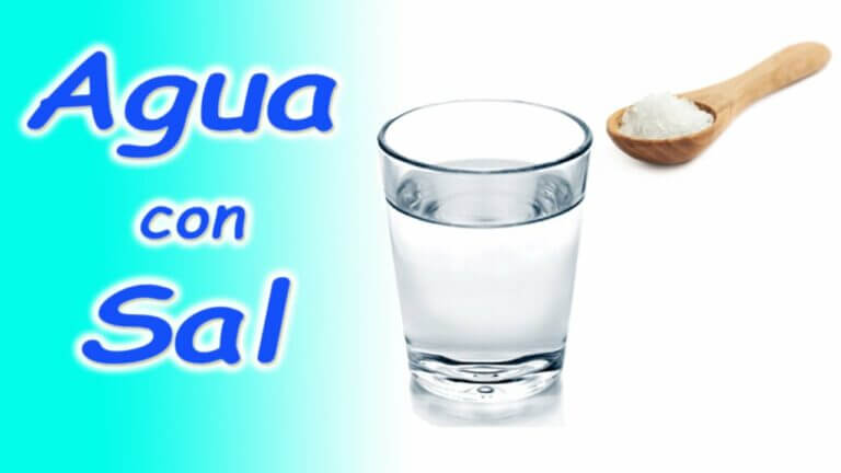 Descubre cómo el agua con sal para enjuagar las encías puede mejorar tu salud bucal.